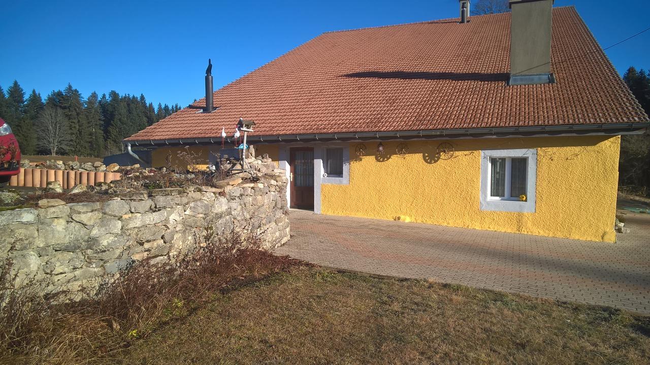 La Dernier Villa La Côte-aux-Fées Exterior foto